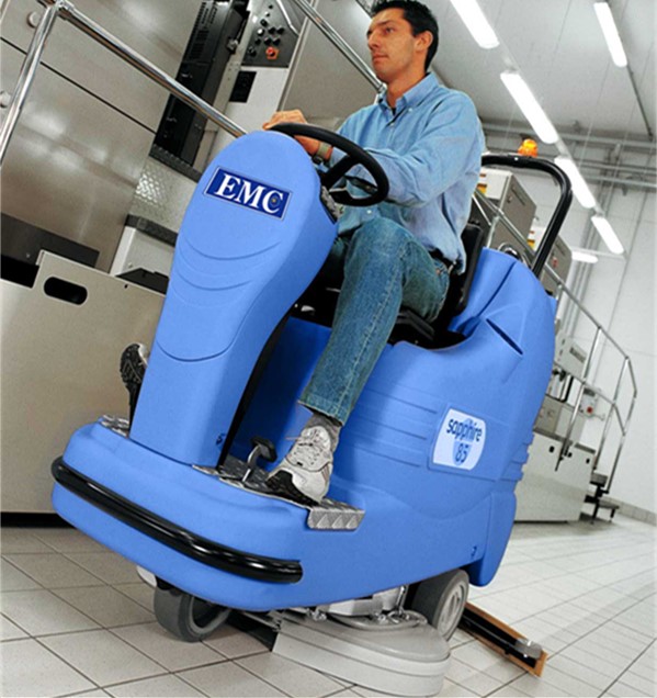 ¥117800 意大利EMC Sapphire85 驾驶式洗地车